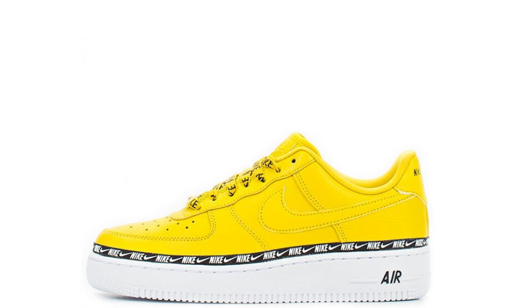 Nike yellow air force 1 07 se premium trainers on sale